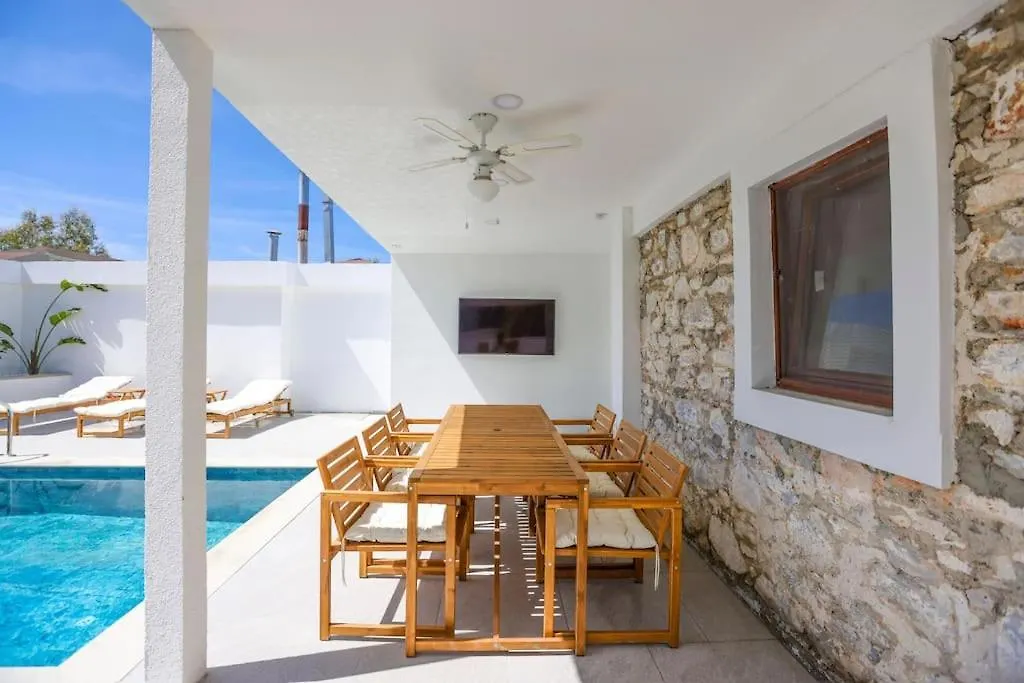 Traditional Seaside Stone Villa With Private Pool Bodrum Turcia