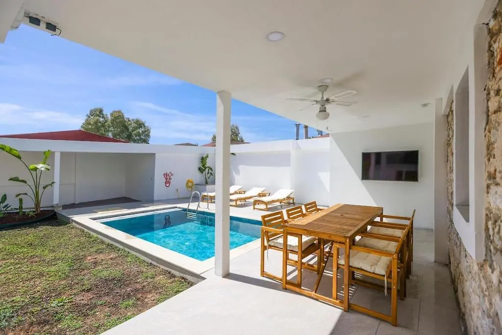 Traditional Seaside Stone Villa With Private Pool Bodrum 0*,